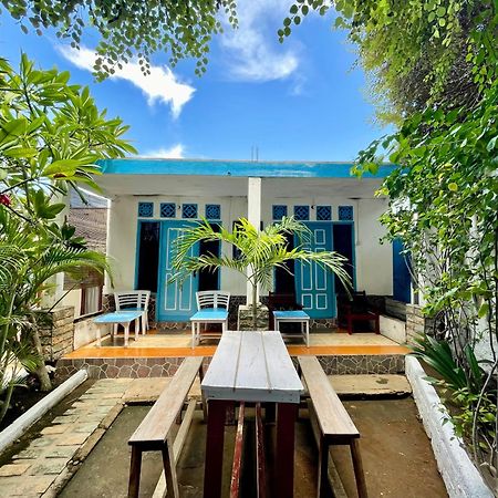 The House Hostel Gili Trawangan Exterior photo