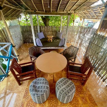 The House Hostel Gili Trawangan Exterior photo