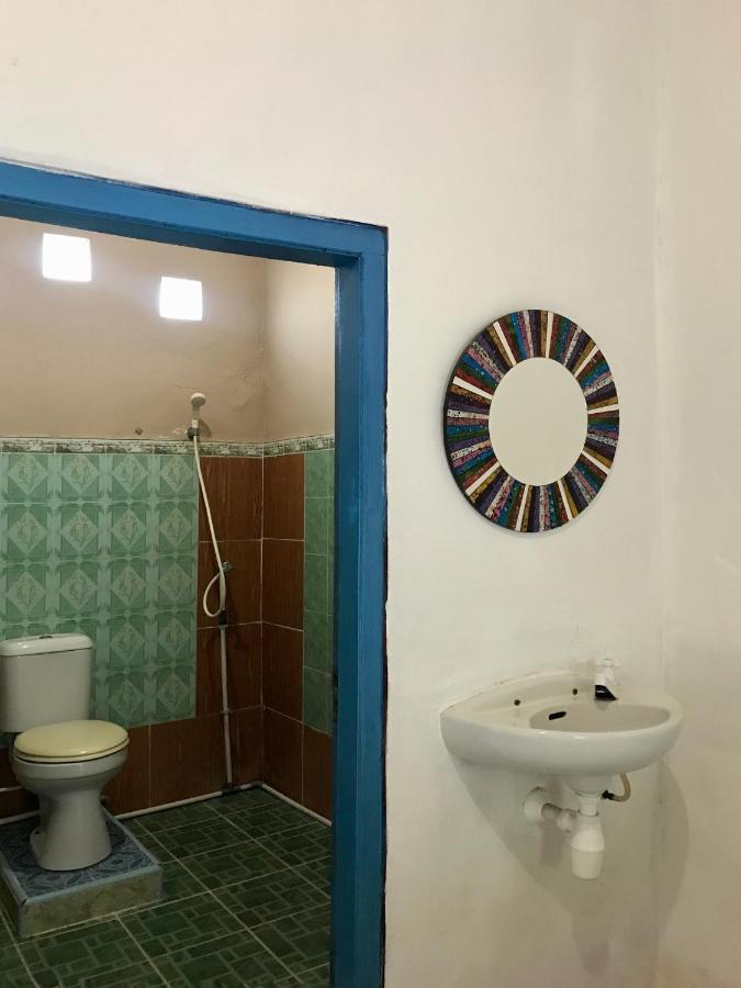 The House Hostel Gili Trawangan Exterior photo