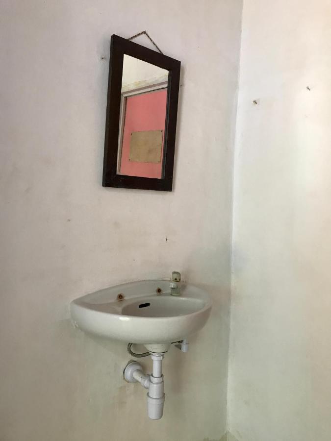 The House Hostel Gili Trawangan Exterior photo