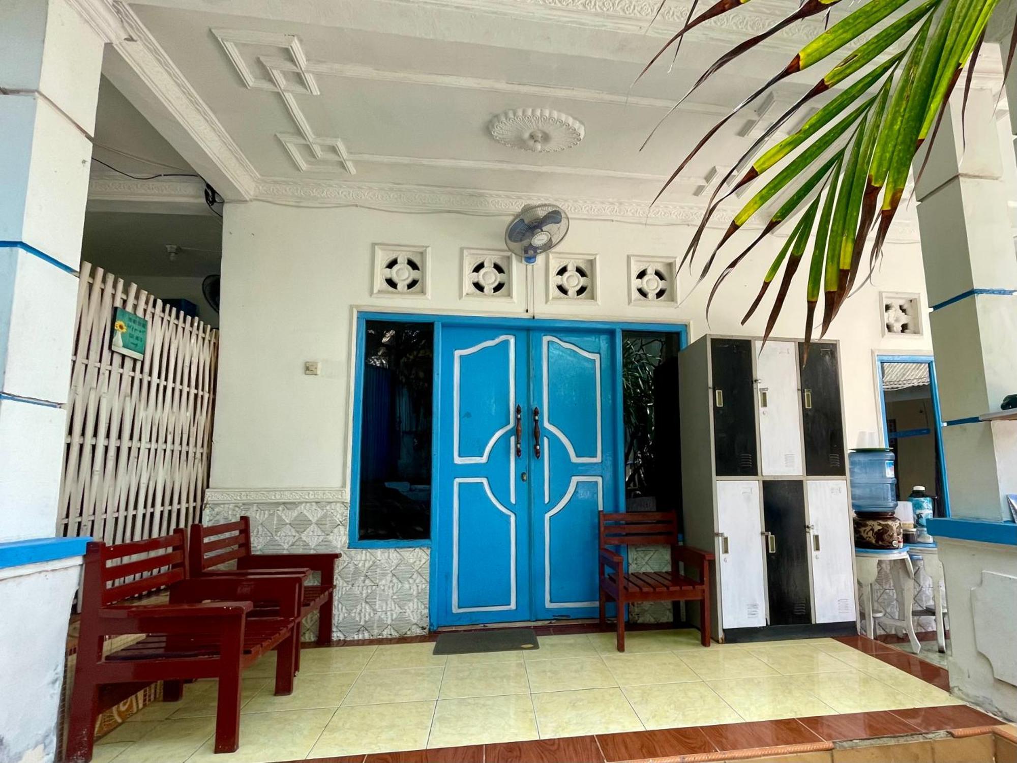 The House Hostel Gili Trawangan Exterior photo