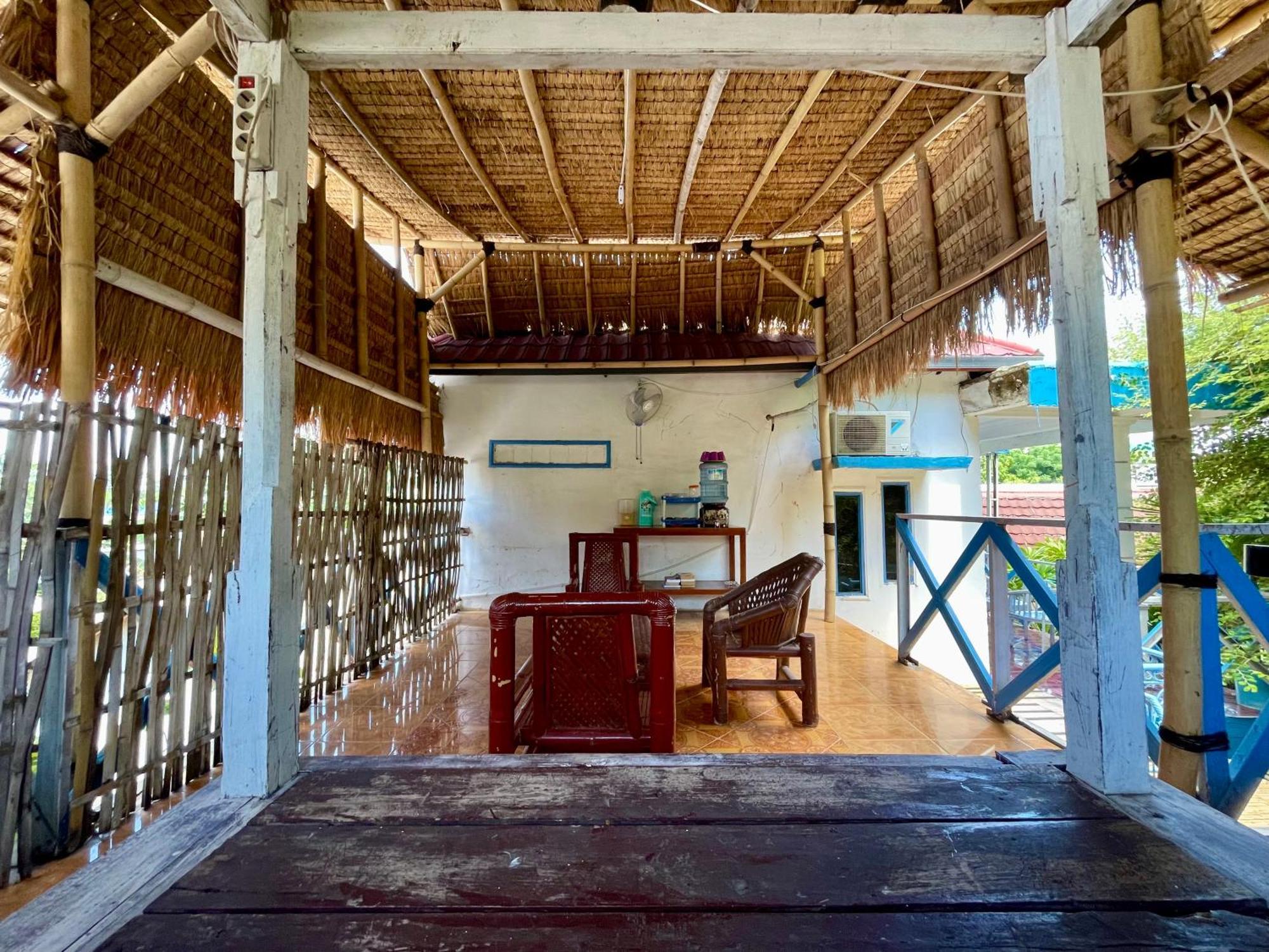 The House Hostel Gili Trawangan Exterior photo