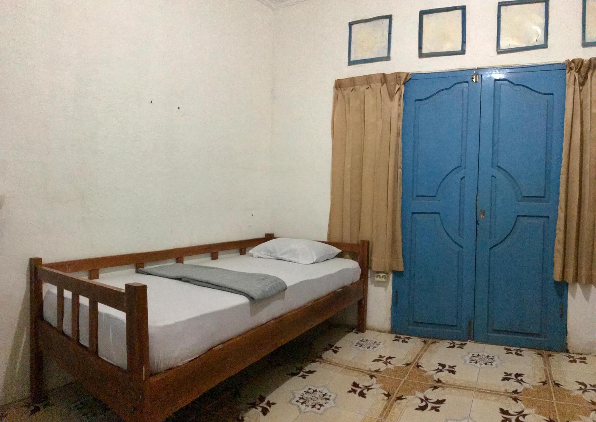 The House Hostel Gili Trawangan Exterior photo