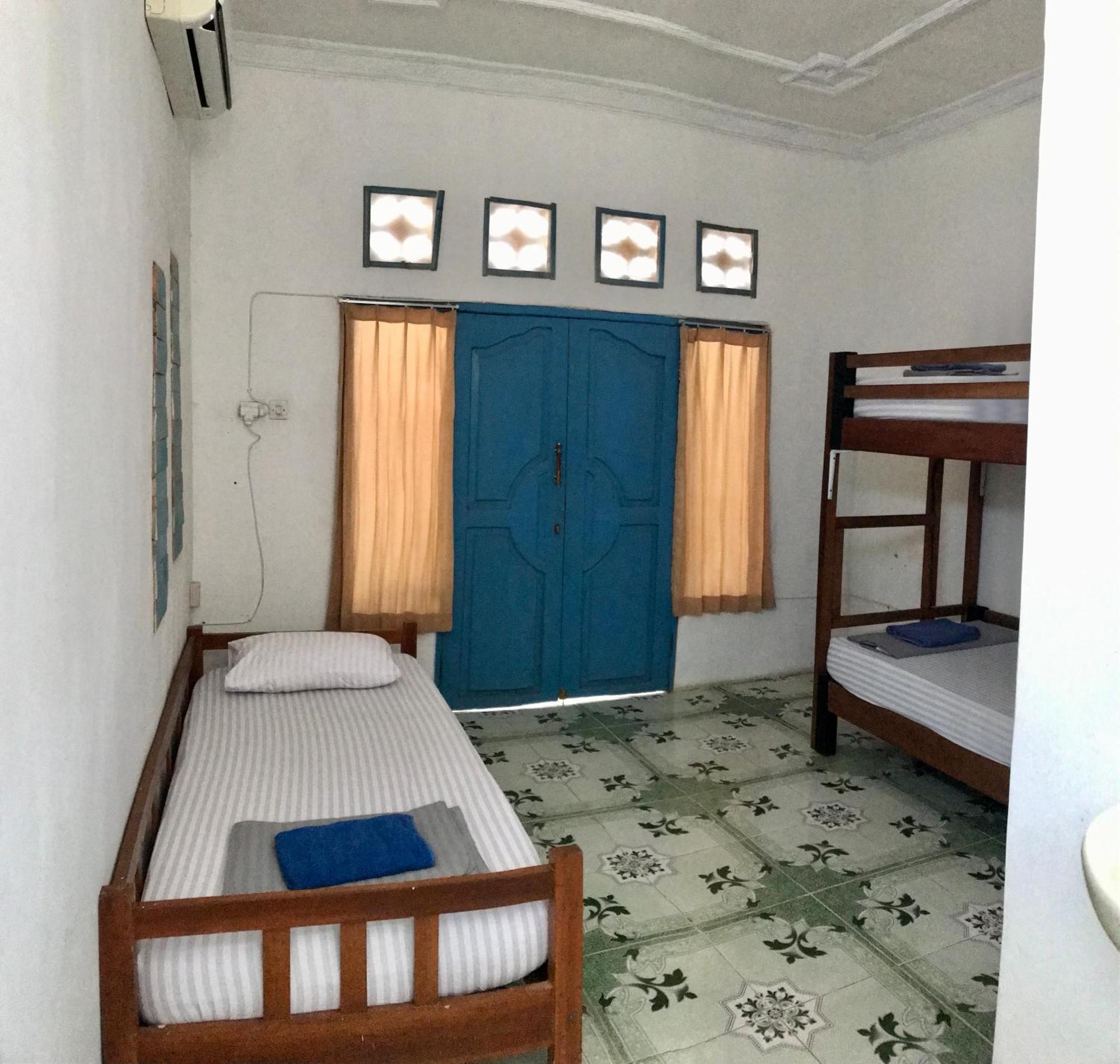 The House Hostel Gili Trawangan Exterior photo