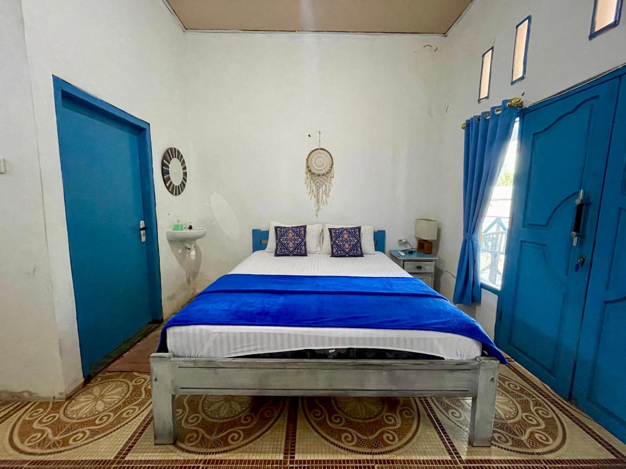 The House Hostel Gili Trawangan Exterior photo