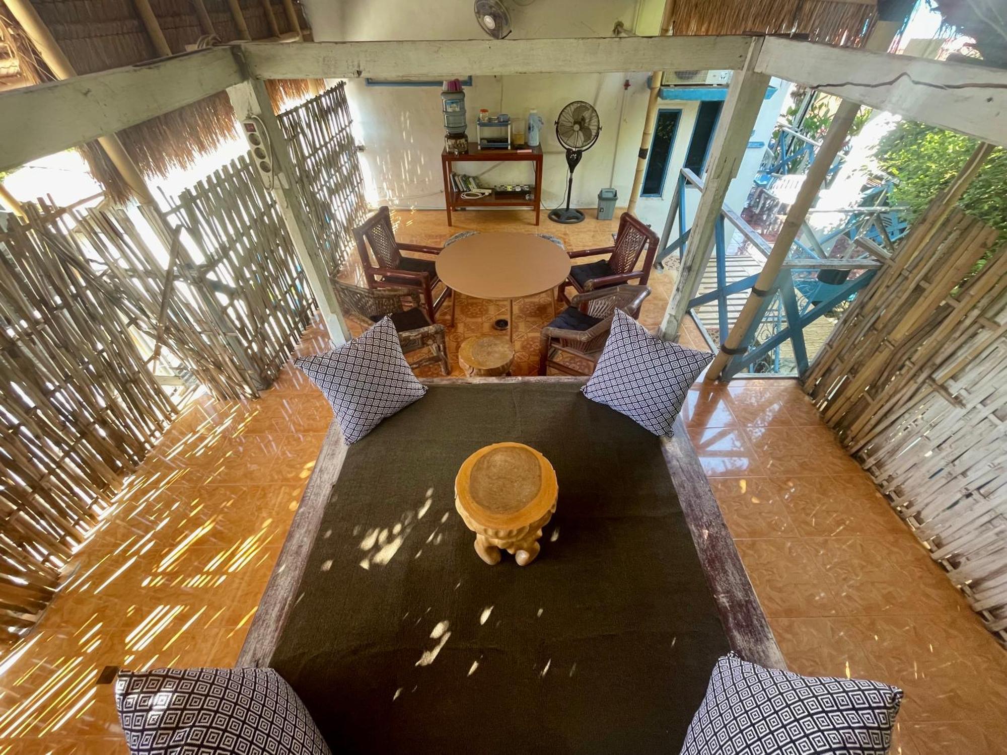 The House Hostel Gili Trawangan Exterior photo