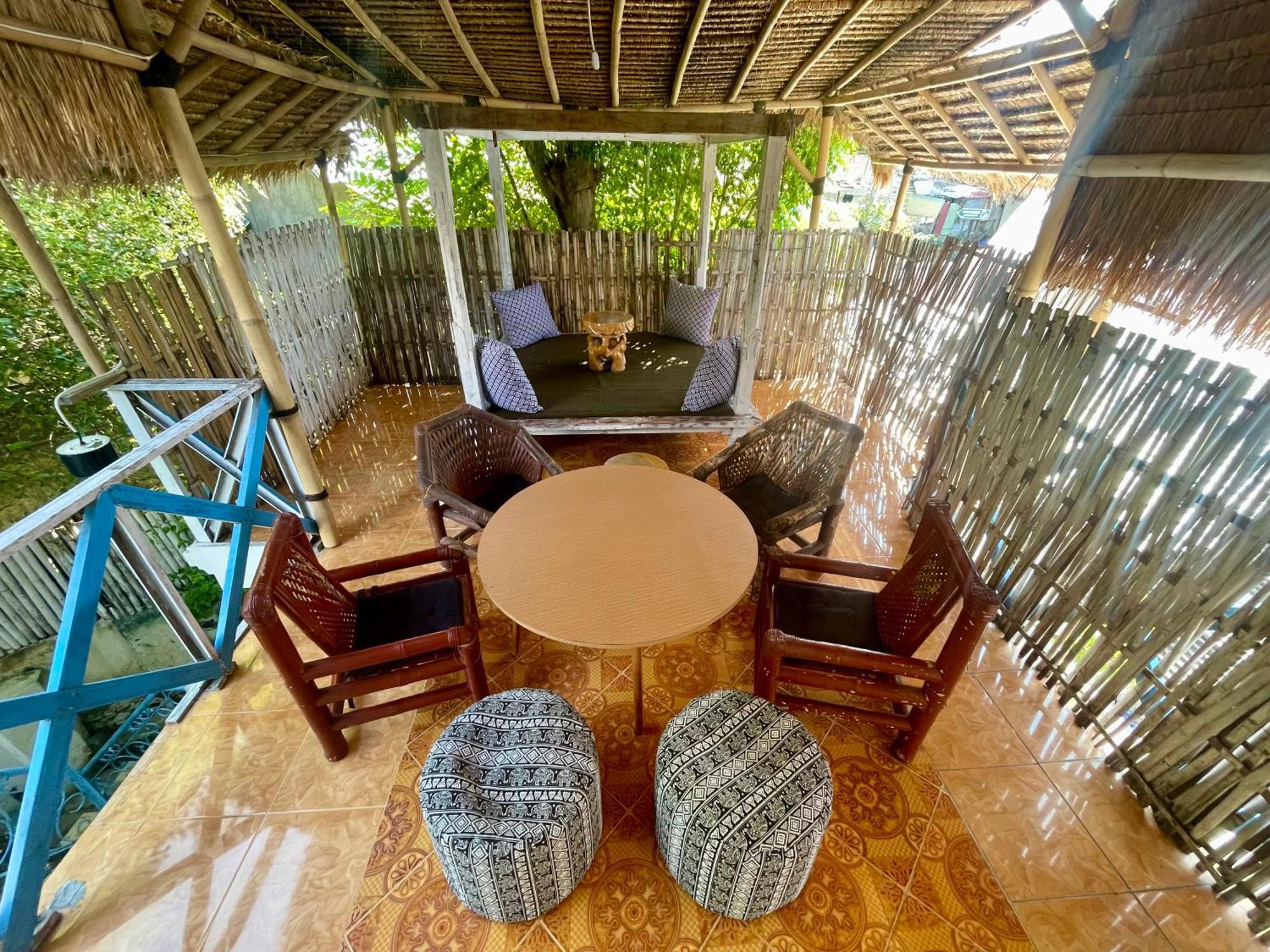 The House Hostel Gili Trawangan Exterior photo